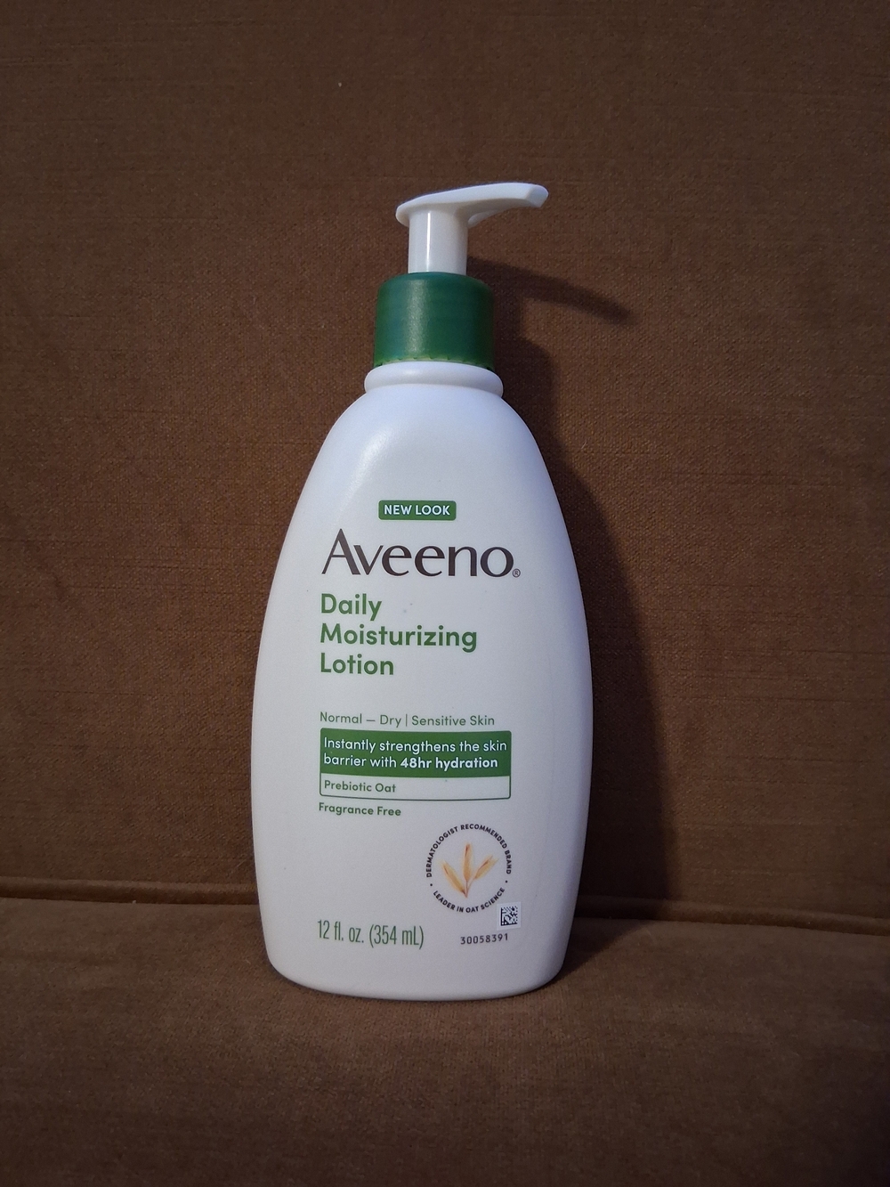 Aveeno Daily Moisturizing Lotion – White with Green Cap